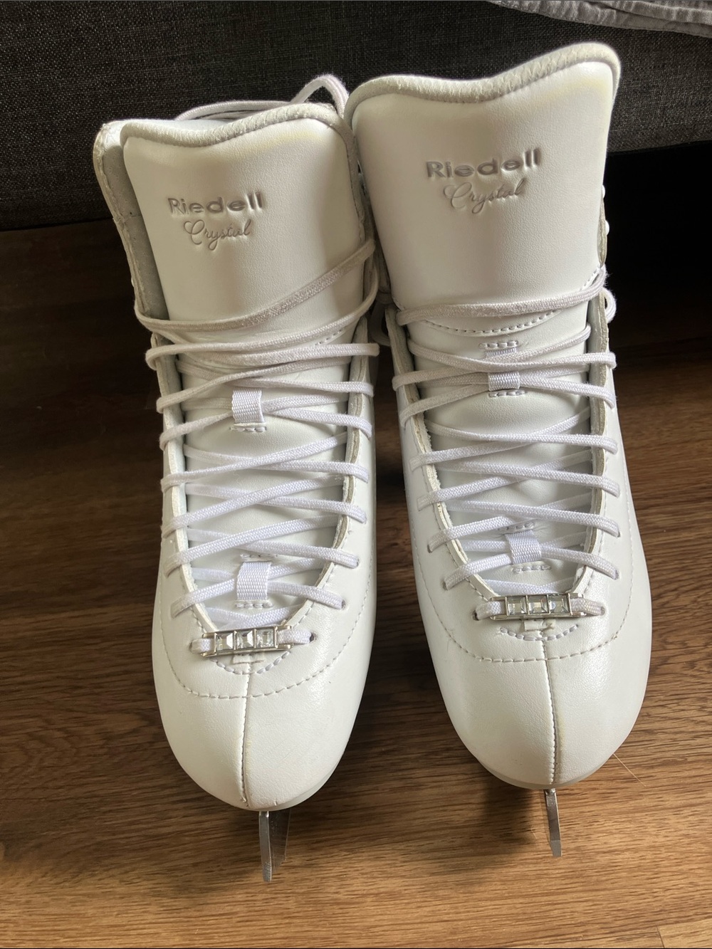 White Riedell Crystal Figure Skates Ice Skates size 5D (wide)